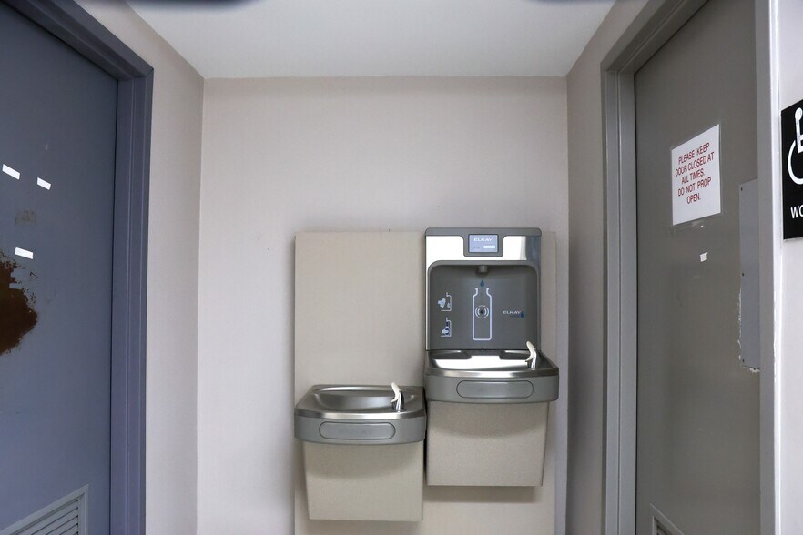 More Photos Of 3943 Denny Ave, Pascagoula General Retail For Lease