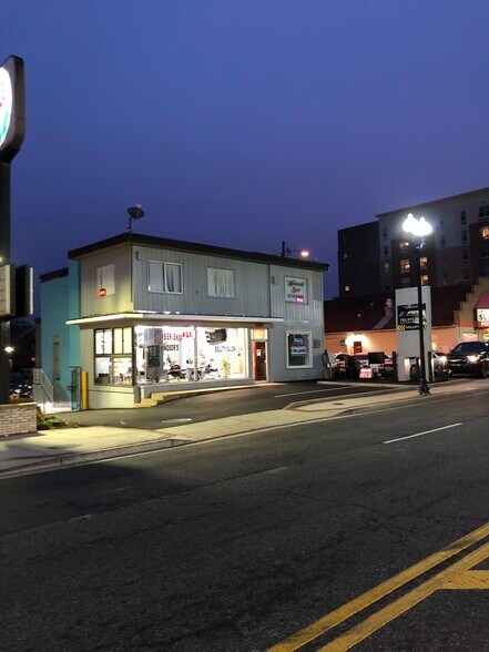 Primary Photo Of 3621 Columbia Pike, Arlington Freestanding For Sale