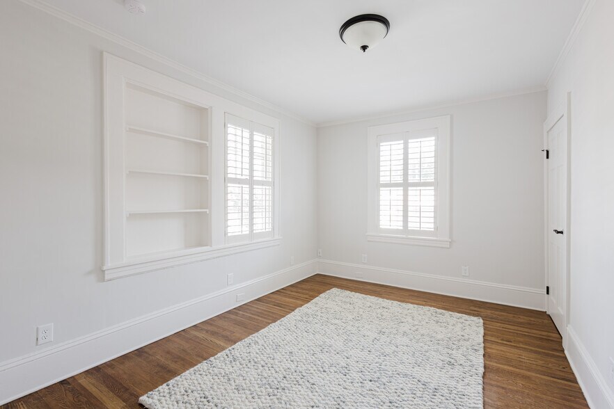 More Photos Of 1814 Euclid Ave, Charlotte Office For Lease