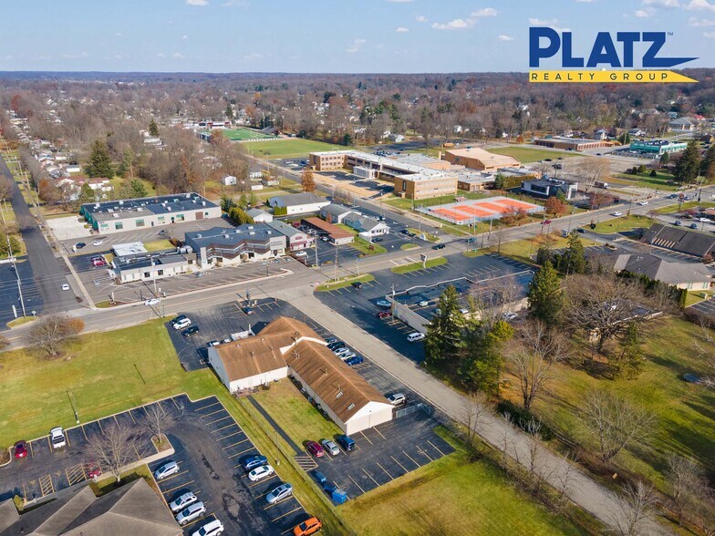 More Photos Of 8024-8028 E Market St, Warren General Retail For Lease