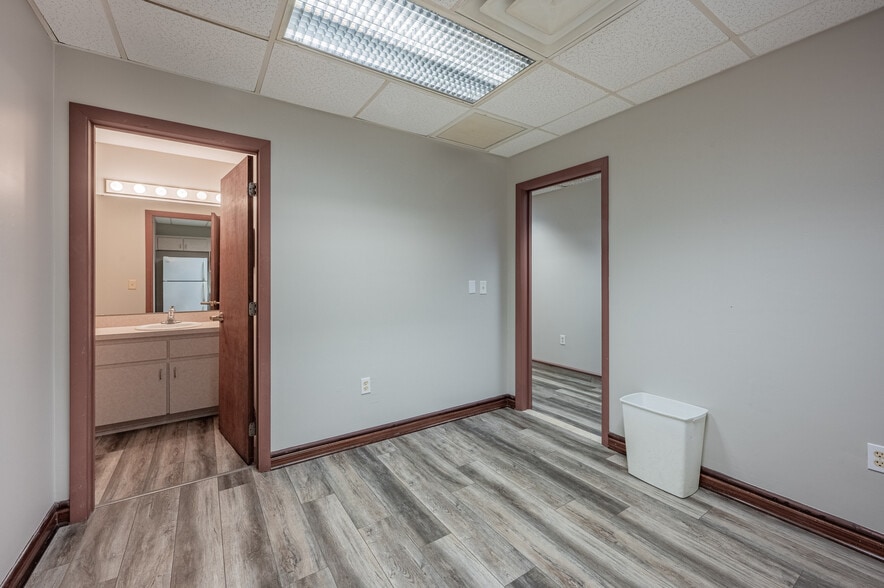 More Photos Of 801 N Bay st, Eustis Medical For Sale