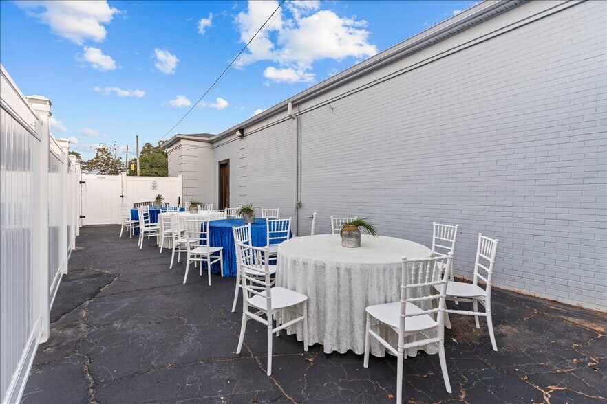 More Photos Of 88 N Daleville Ave, Daleville General Retail For Sale