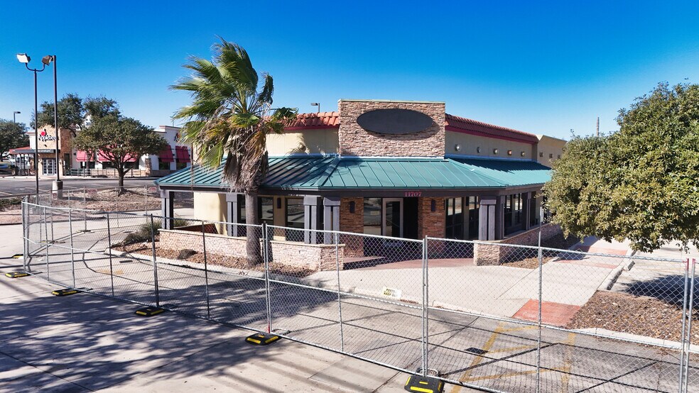 More Photos Of 11707 W Loop 1604 N, San Antonio Fast Food For Sale