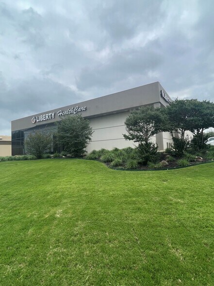 Primary Photo Of 18600 Lyndon B Johnson Fwy, Mesquite Storefront Retail Office For Sale