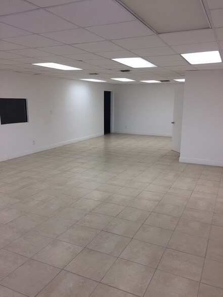 More Photos Of 2600-2634 NW 72nd Ave, Miami Warehouse For Lease