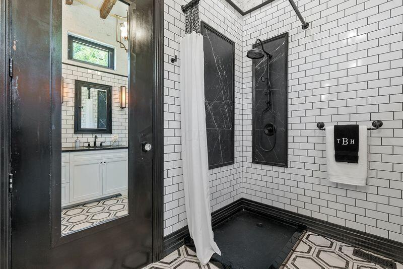 More Photos Of 43 W Markison Ave, Columbus Apartments For Sale