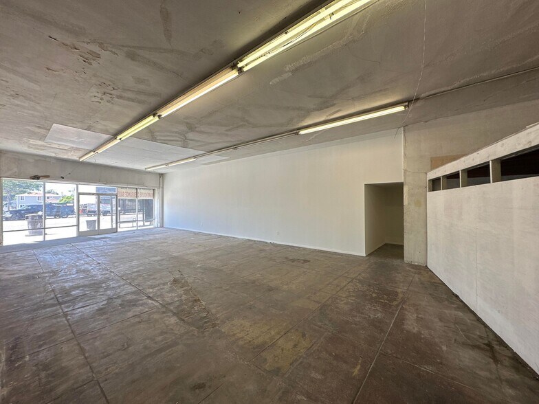 More Photos Of 5300-5328 Long Beach Blvd, Long Beach Storefront Retail Office For Lease