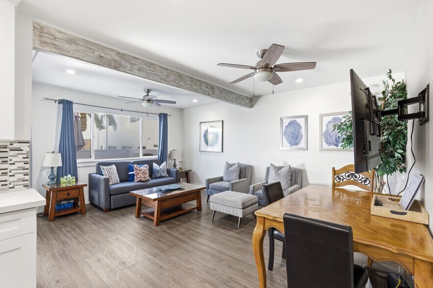 More Photos Of 1544 Chalcedony St, San Diego Apartments For Sale