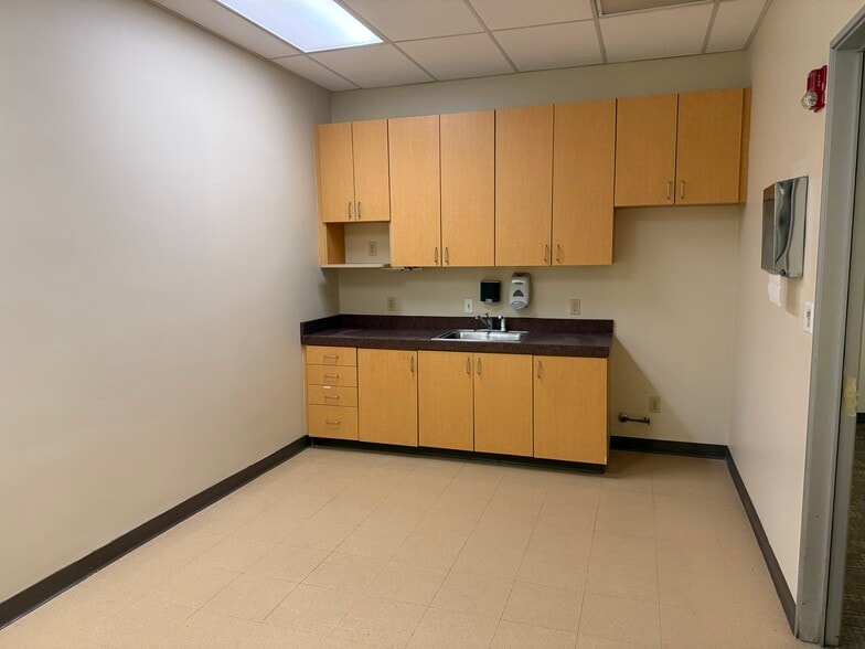 More Photos Of 525-535 S Myrtle Ave, Monrovia Storefront Retail Office For Lease