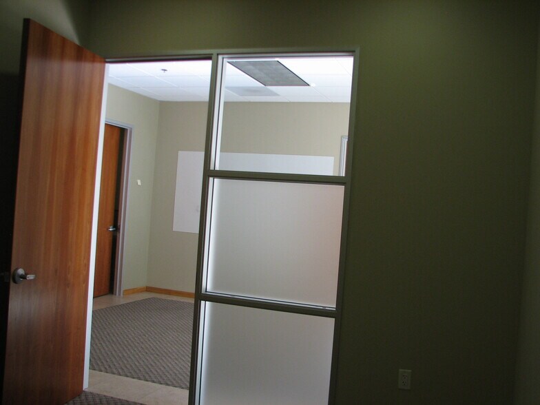 More Photos Of 9650 Research Dr, Irvine Office For Lease