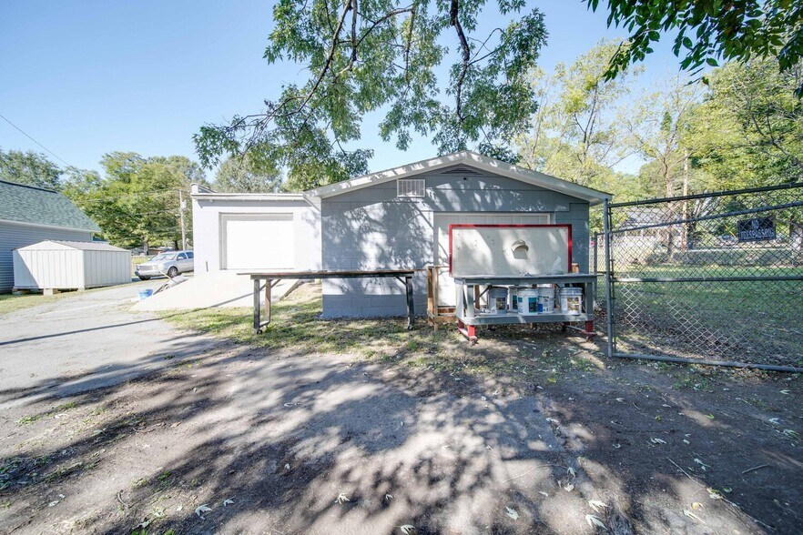 More Photos Of 239 Brookwood Ave NW, Concord Flex For Sale