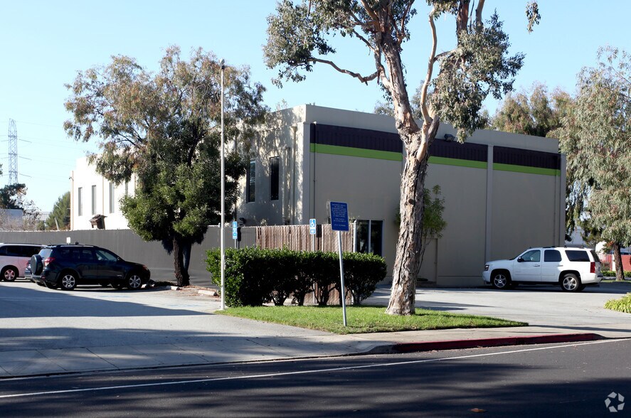 More Photos Of 1118 Chess Dr, Foster City Flex For Sale