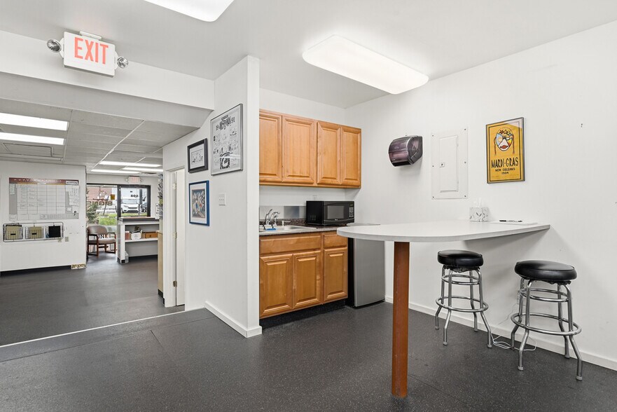 More Photos Of 508 Rodi Rd, Pittsburgh Flex For Sale