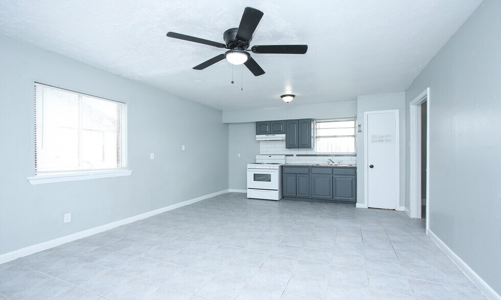 More Photos Of 8814 Manus St, Houston Apartments For Sale