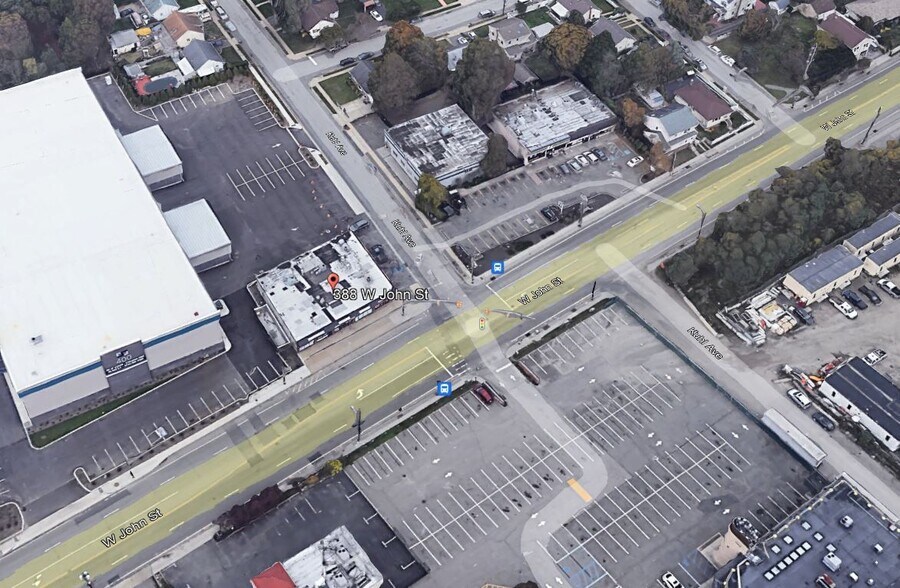 More Photos Of 388-396 W John St, Hicksville Storefront For Lease