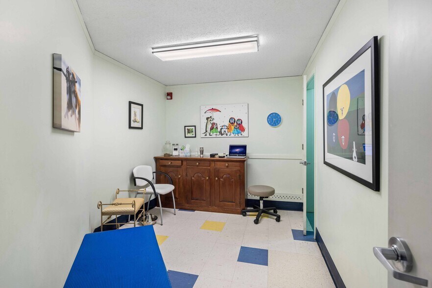 More Photos Of 9822 SW Gorsuch Rd, Vashon Flex For Sale
