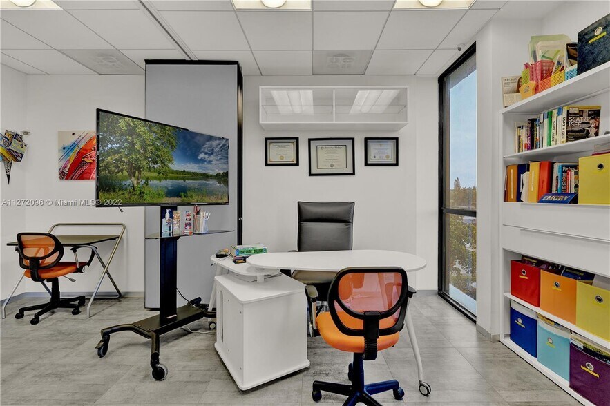 More Photos Of 2450 Hollywood Blvd, Hollywood Loft Creative Space For Sale