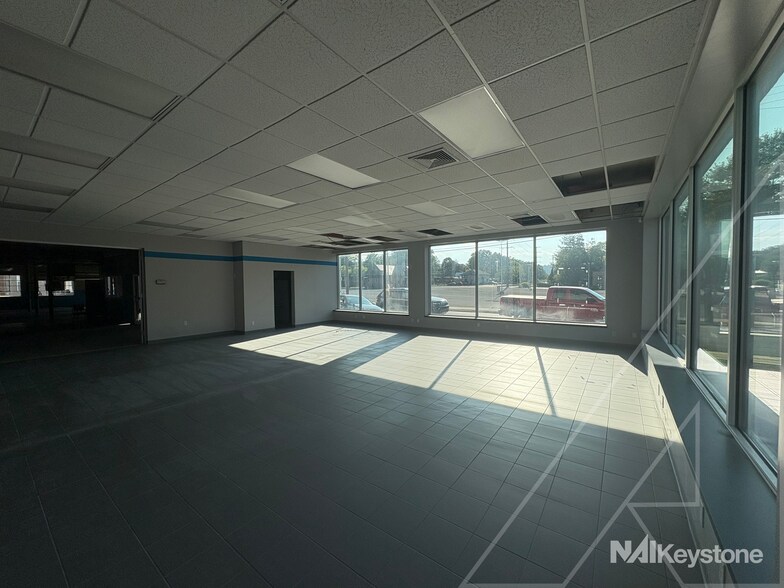 More Photos Of 60 E Penn Ave, Wernersville Auto Dealership For Sale