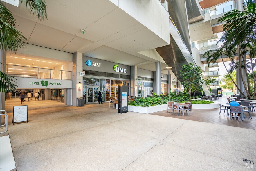 More Photos Of 1400 NW North River Dr, Miami Unknown For Lease