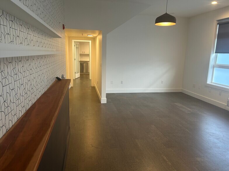More Photos Of 562-570 Valley St, Seattle Apartments For Lease