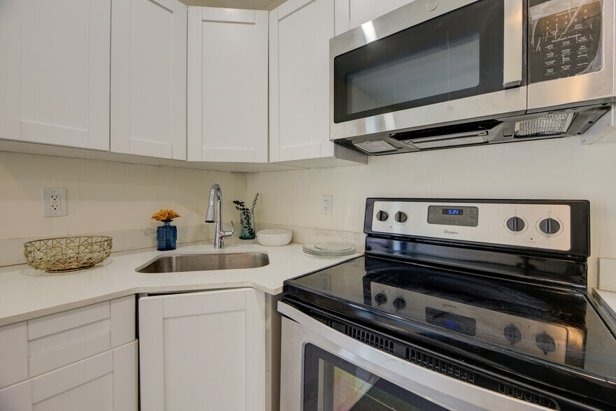 More Photos Of 742 NW 70th St, Miami Apartments For Sale