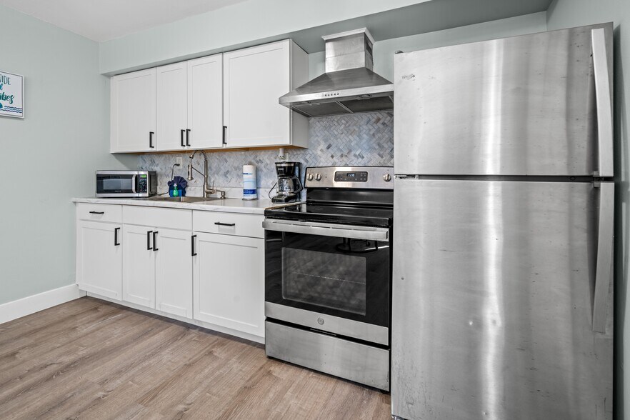 More Photos Of 4330 Bonita Beach Rd, Bonita Springs Hotel For Sale