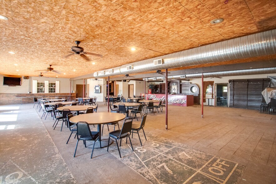 More Photos Of 15281 IL-109, Dow Specialty For Sale