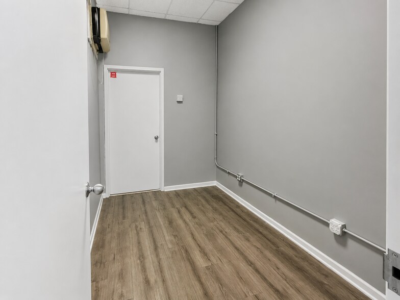 More Photos Of 4519-4523 N Milwaukee Ave, Chicago Apartments For Lease