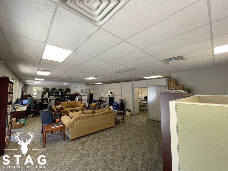 More Photos Of 1716 Scripture St, Denton Office Residential For Lease