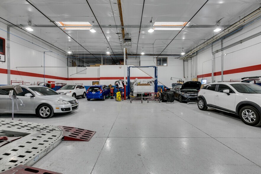 More Photos Of 5450 Desert Point Dr, Las Vegas Manufacturing For Lease
