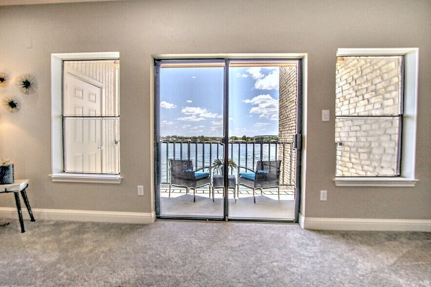 More Photos Of 401 E Pearl St, Granbury Apartments For Sale