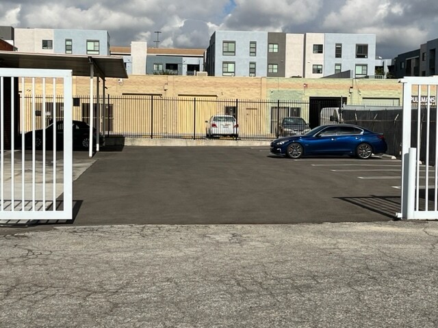 More Photos Of 9330 Corbin Ave, Northridge Warehouse For Lease