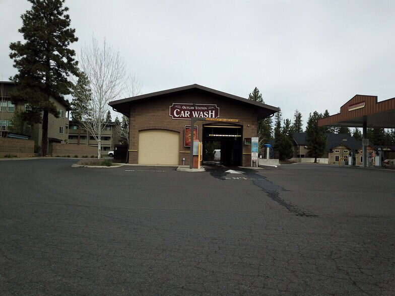 More Photos Of 1045 W Rail Way, Sisters Carwash For Sale