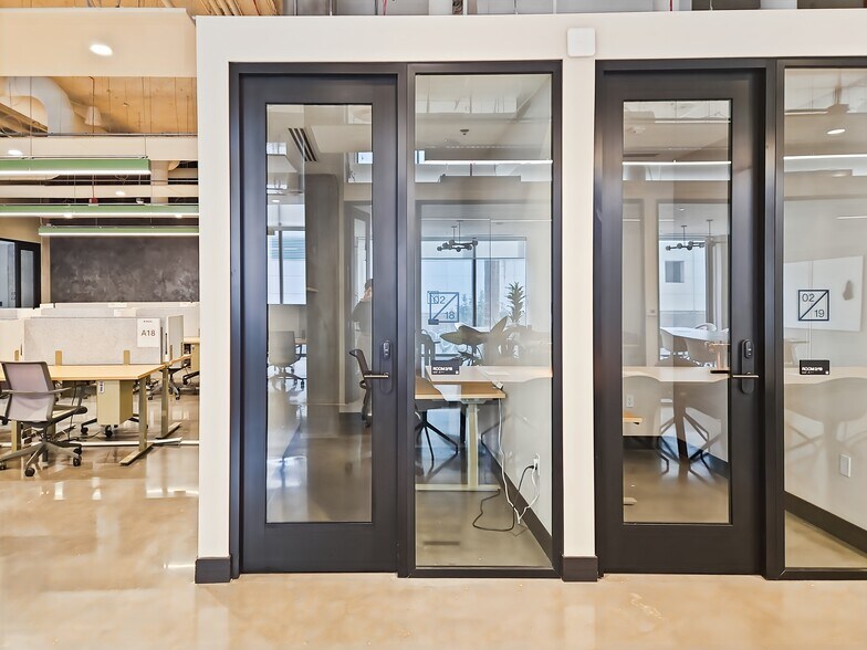 More Photos Of 200 W Monroe St, Phoenix Coworking Space