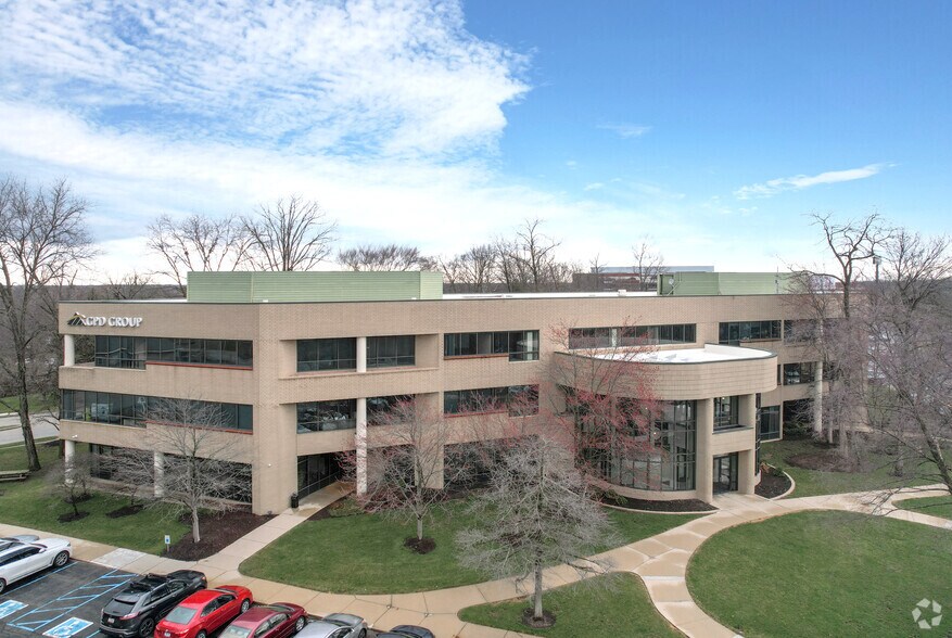 More Photos Of 8440 Allison Pointe Blvd, Indianapolis Office For Sale