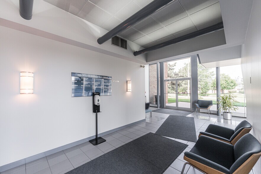 More Photos Of 290 Springfield Dr, Bloomingdale Medical For Lease