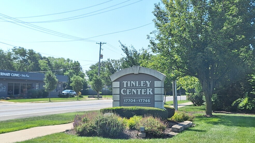 Primary Photo Of 17726-17732 Oak Park Ave, Tinley Park Medical For Sale