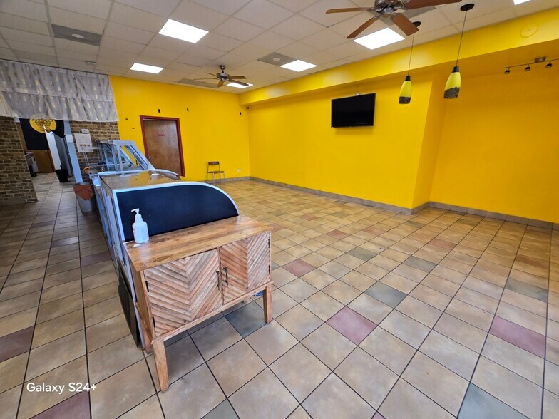 More Photos Of 415 Kapahulu Ave, Honolulu Freestanding For Lease