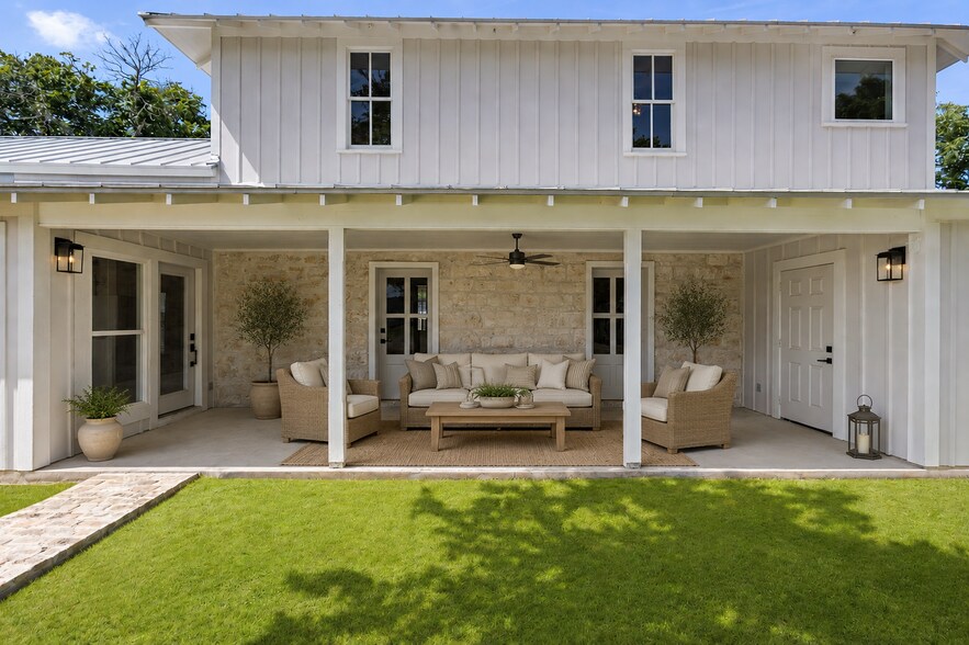 More Photos Of 824 High St, Comfort Winery Vineyard For Sale