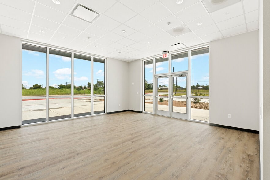 More Photos Of 1720 Eberhart Rd, Temple Warehouse For Lease