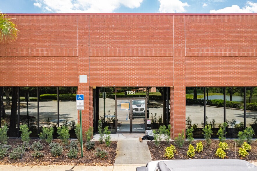 More Photos Of 4502 Woodland Corporate Blvd, Tampa Unknown For Lease