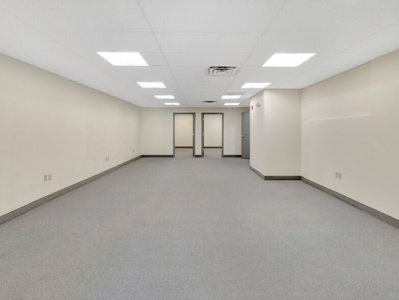 More Photos Of 125 High St, Mansfield Light Distribution For Lease