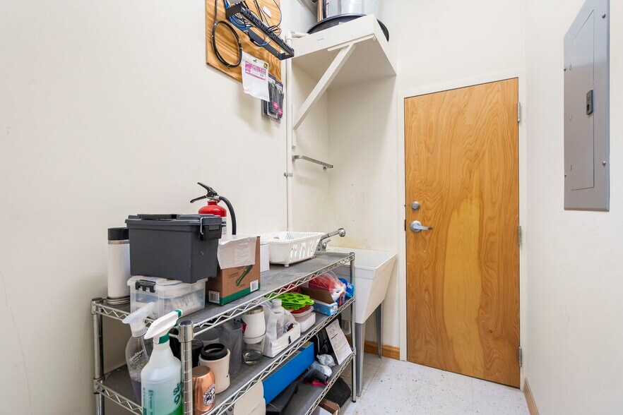 More Photos Of 324 Park Central W, Springfield Office For Lease