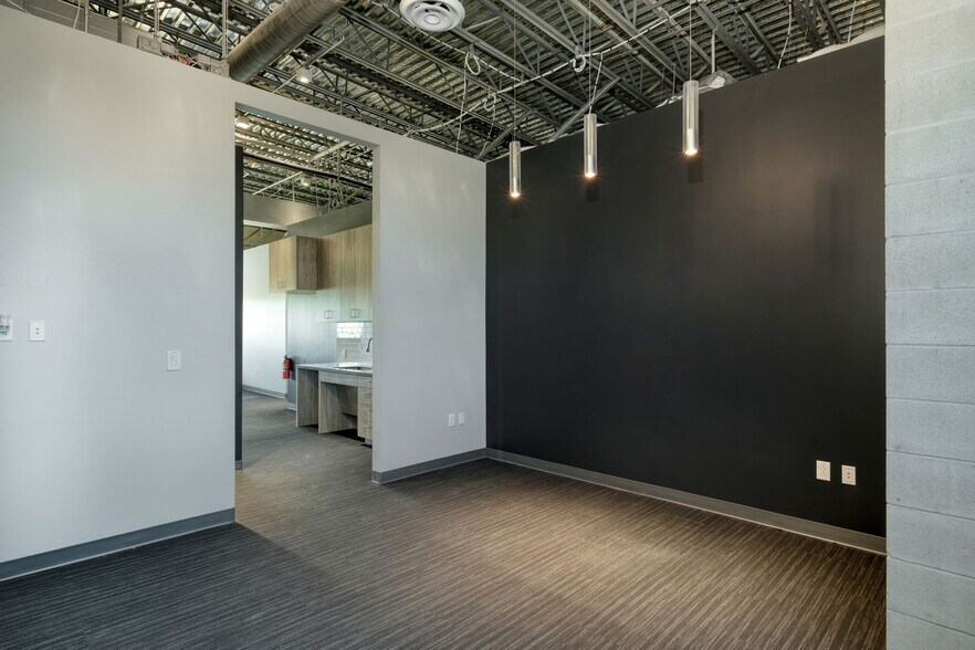 More Photos Of 211 S Brown St, Round Rock Medical For Lease