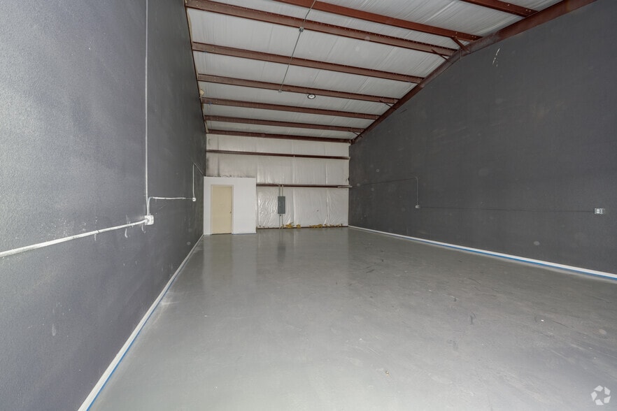 More Photos Of 2653 Blue Mound Rd W, Haslet Warehouse For Lease