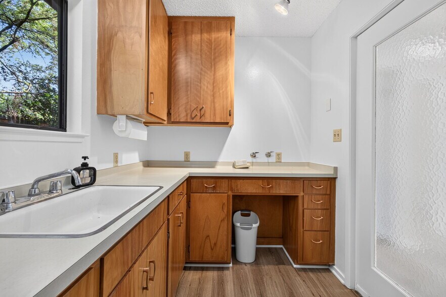 More Photos Of 7 Page St, Cotati Medical For Sale