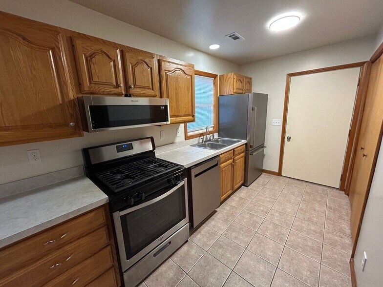 More Photos Of 1230 Lake Charles Ave, Porter Apartments For Sale