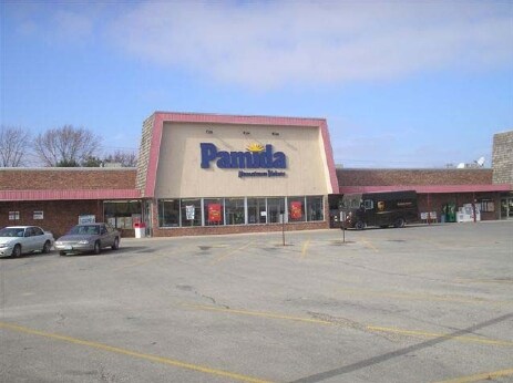 More Photos Of 1104 S 25th St, Bethany Freestanding For Sale