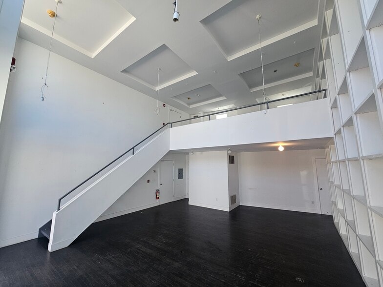 More Photos Of 75 Washington St, Sag Harbor Storefront Retail Office For Lease