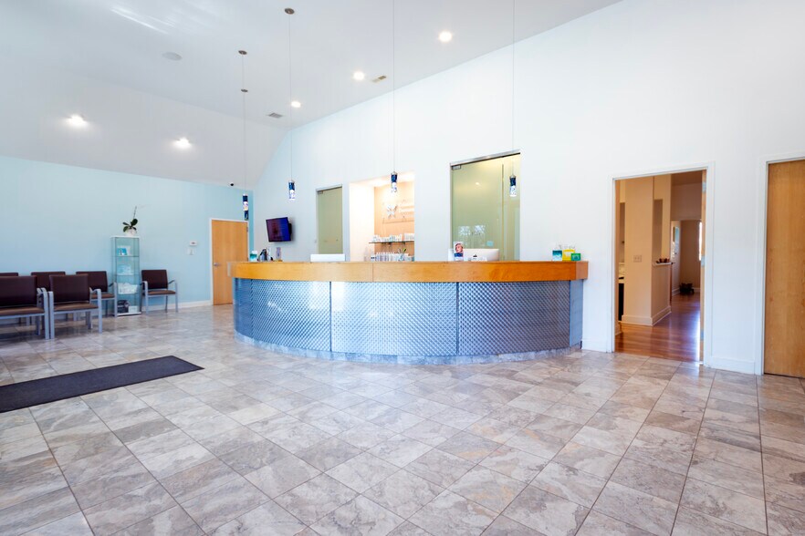 More Photos Of 1600 Lake Murray Blvd, Columbia Medical For Lease